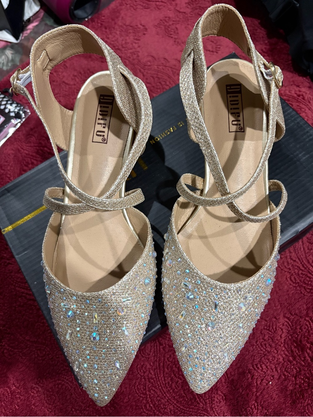 Gold Glitter Pointed-Toe Jeweled Ankle-Strap One Inch Kitten Heels - Sz 7.5. New